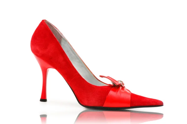 Eleganta röda skor på vita — Stockfoto