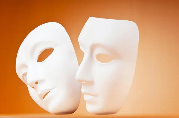 Έννοια του θεάτρου με μάσκες στο πλαίσιο — Φωτογραφία Αρχείου