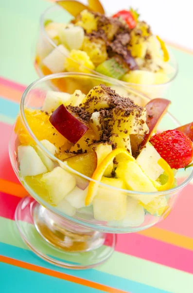 Frukt dessert i plattan — Stockfoto