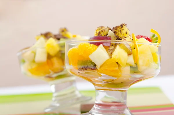 Postre de fruta en el plato — Foto de Stock