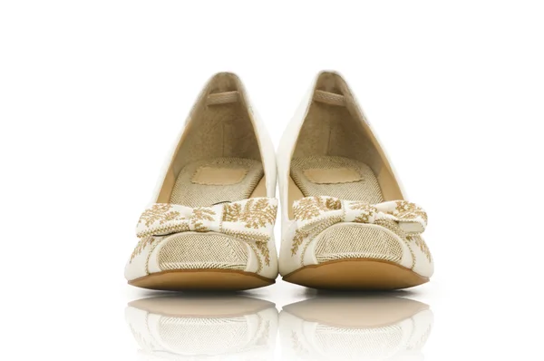 Elegante Schuhe auf dem weißen — Stockfoto