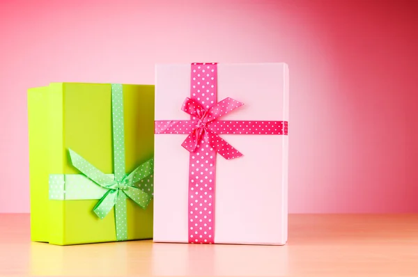 Concepto de celebración con cajas de regalo — Foto de Stock