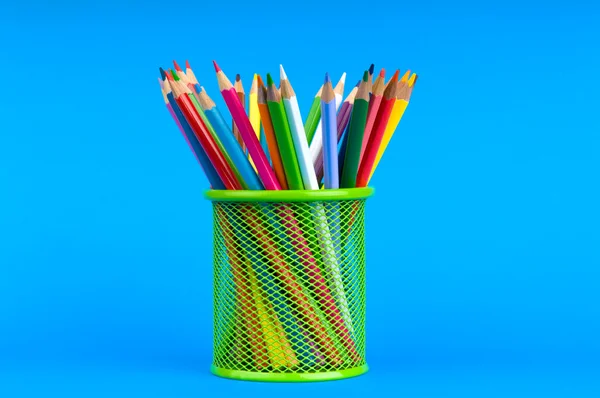 Concetto di ritorno a scuola con matite colorate — Foto Stock