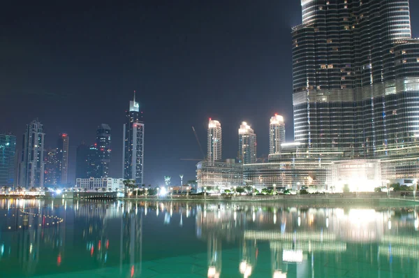 Dubai-utsikt om natten – stockfoto