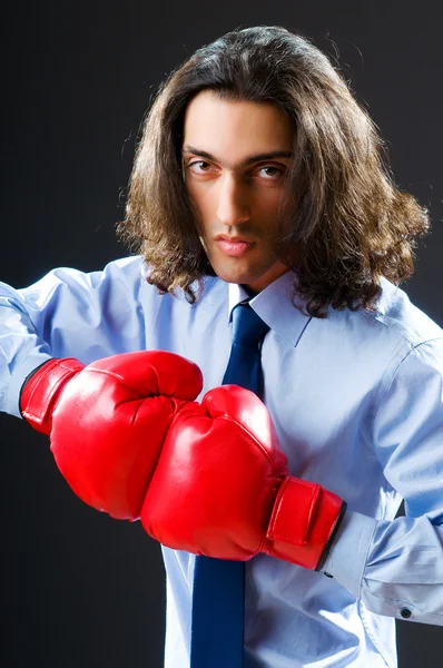 Επιχειρηματίας με γάντια πυγμαχίας — Φωτογραφία Αρχείου