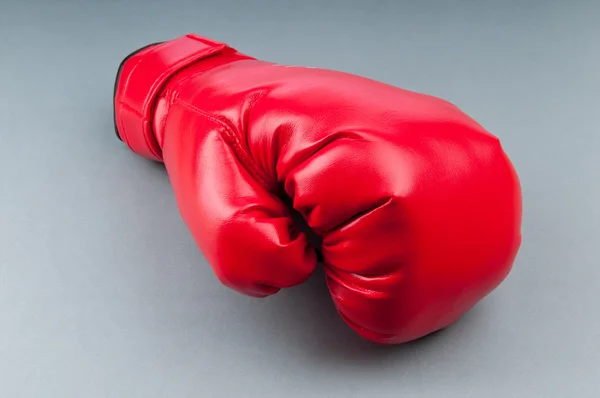 Γάντια του μποξ κόκκινο στο παρασκήνιο — Φωτογραφία Αρχείου