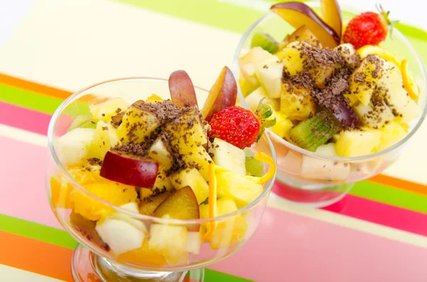 Frukt dessert i plattan — Stockfoto
