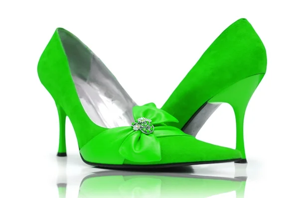 Sapatos verdes elegantes no branco — Fotografia de Stock
