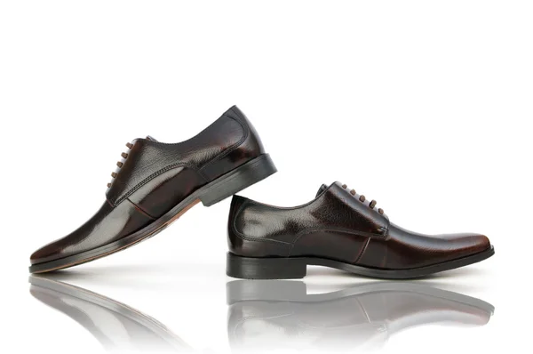 Concepto de moda con zapatos masculinos en blanco — Foto de Stock