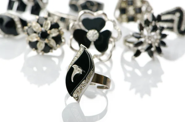 Wybór wielu cennych pierścieni — Zdjęcie stockowe