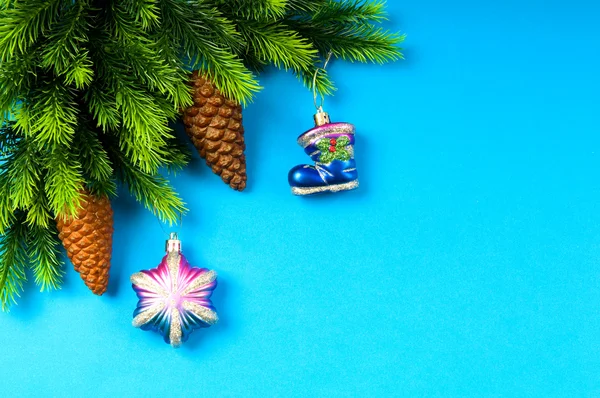枞树和圣诞装饰品 — 图库照片