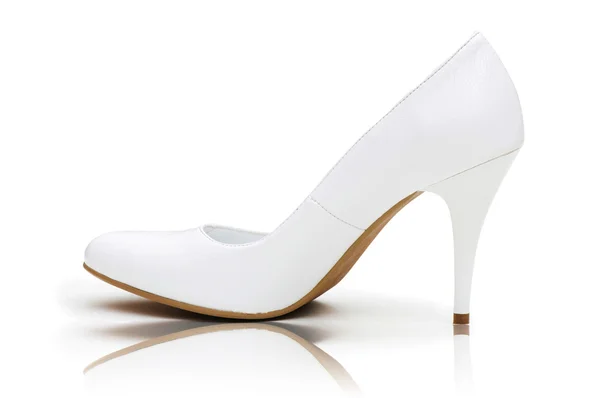 Zapatos elegantes en el blanco —  Fotos de Stock