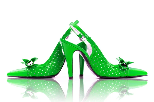 Elegantes zapatos verdes en el blanco —  Fotos de Stock