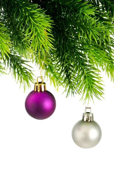 Noel kavramı üzerinde beyaz baubles ile — Stok fotoğraf
