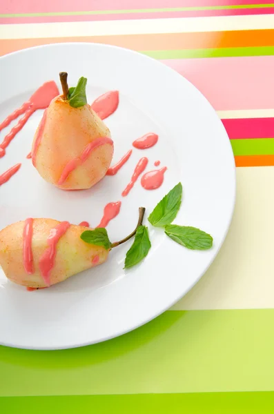 ソースの梨とデザート — ストック写真