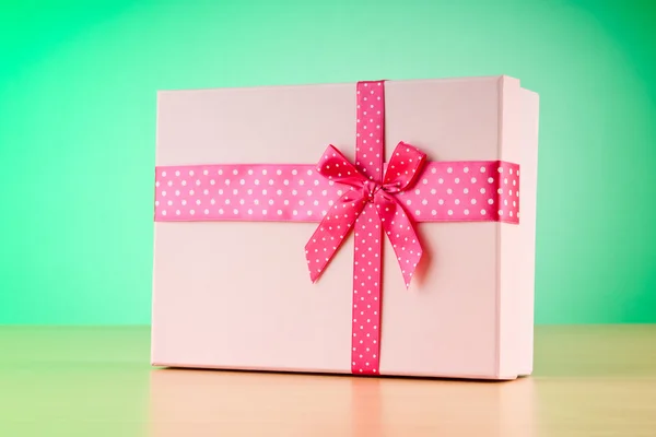 Cajas de regalo en el fondo — Foto de Stock