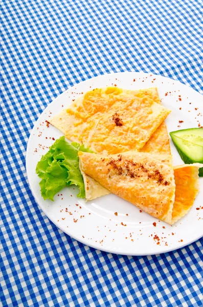 Pannenkoek met pompoen in plaat — Stockfoto