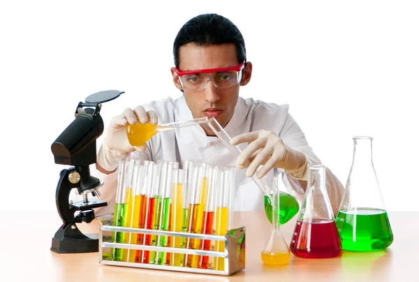 화학 실험실에서 일 하는 학생 — 스톡 사진