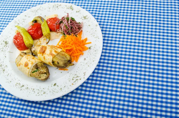 Grillowane warzywa serwowane w talerzu — Zdjęcie stockowe