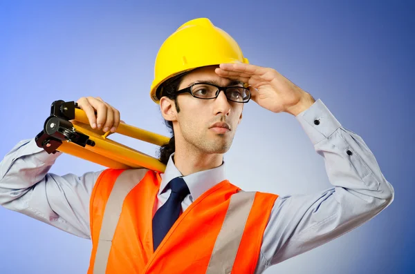 ハード帽子と若い建設労働者 — ストック写真