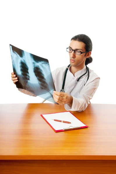 Látszó-on röntgenkép férfi orvos — Stock Fotó