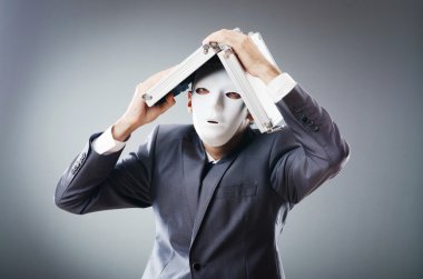 Maskeli işadamı ile endüstriyel espionate kavramı