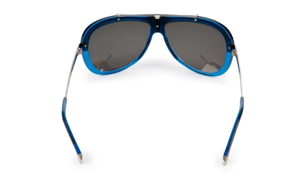 Elegante zonnebril geïsoleerd op wit — Stockfoto