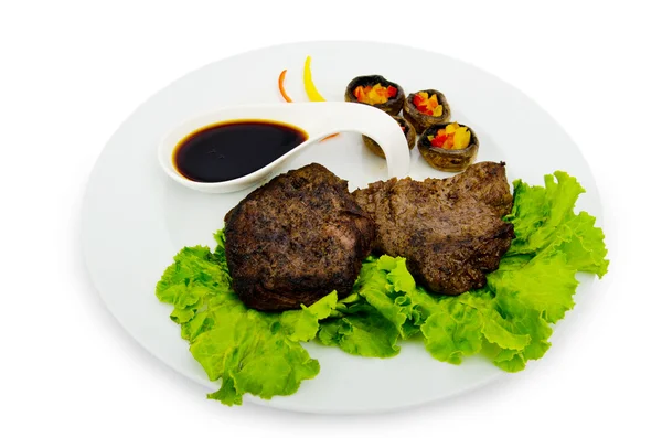 Steak mit Sauce im Teller — Stockfoto