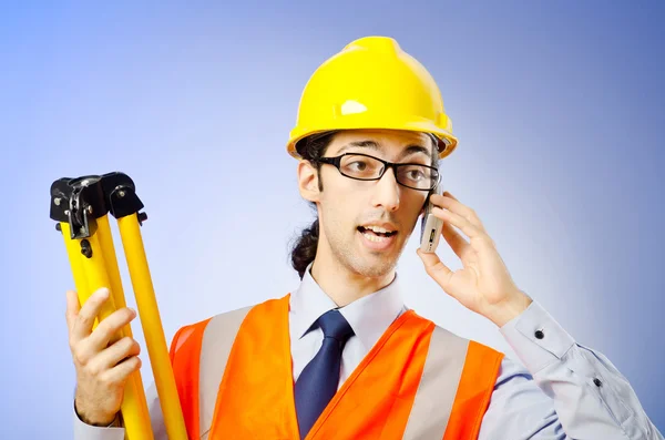 Jeune ouvrier de la construction avec chapeau dur — Photo