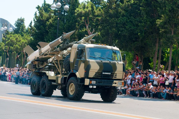 BAKU - 26 de junho de 2011 - Desfile Militar em Baku, Azerbaijão sobre Ar — Fotografia de Stock