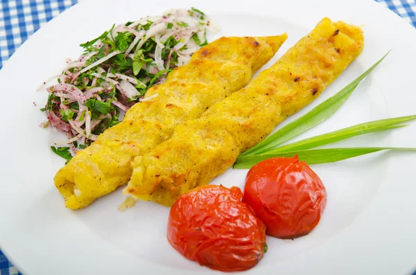 Kebab azeri tradicional feito com purê de batata — Fotografia de Stock