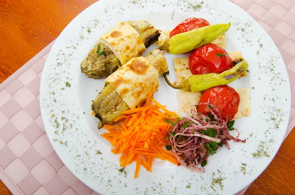 Grillowane warzywa serwowane w talerzu — Zdjęcie stockowe