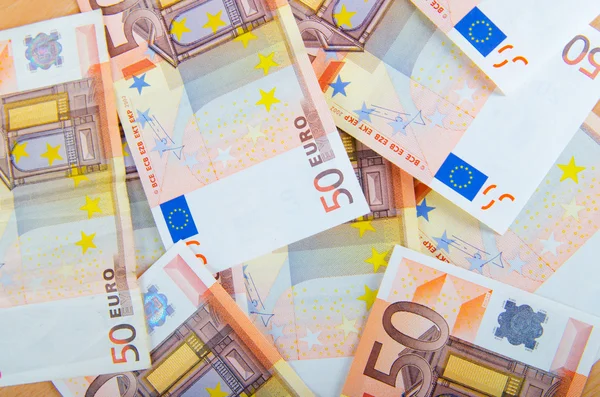 Banconote in euro disposte in serie — Foto Stock