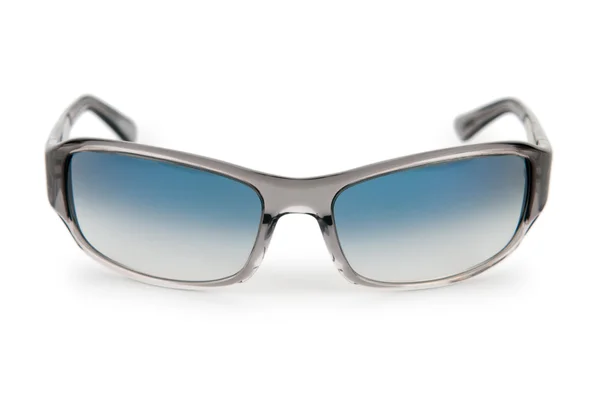 Eleganti occhiali da sole isolati su bianco — Foto Stock