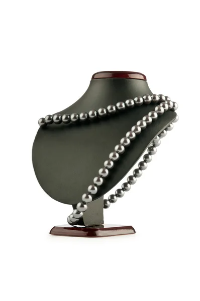 Collar de perlas aislado en blanco —  Fotos de Stock