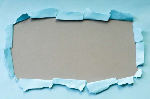 引き裂かれた紙の上のあなたのメッセージ用の領域 — ストック写真