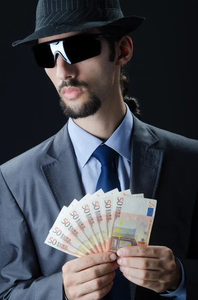 Omul cu bani falsificați — Fotografie, imagine de stoc