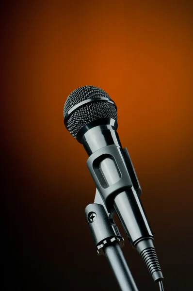 Microfone de áudio em segundo plano — Fotografia de Stock
