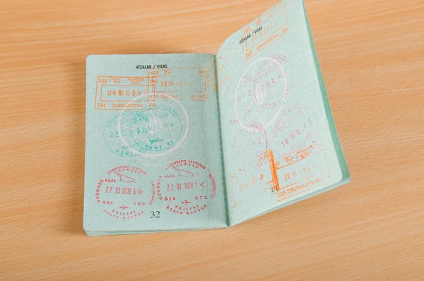 Passaporto con timbri aeroportuali — Foto Stock