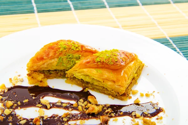 Παραδοσιακό τούρκικο γλυκό επιδόρπιο — Φωτογραφία Αρχείου