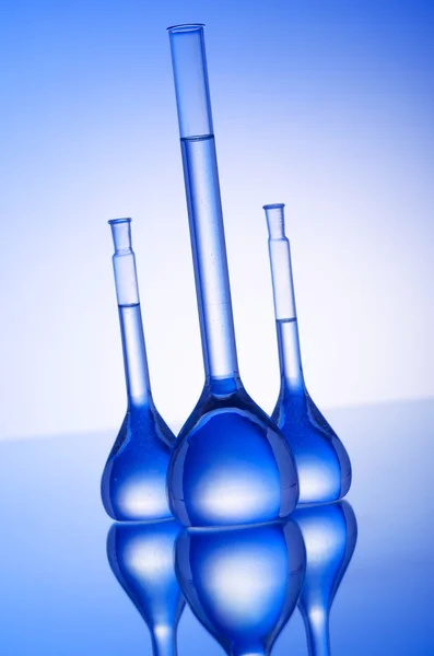 Kemiska glas slangar i lab — Stockfoto