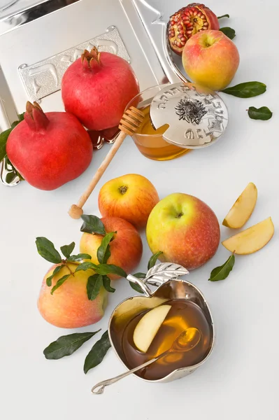 Honig mit Apfel für Rosch Haschana - jüdisches Neujahr — Stockfoto
