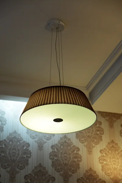 Лампу з абажуром — стокове фото