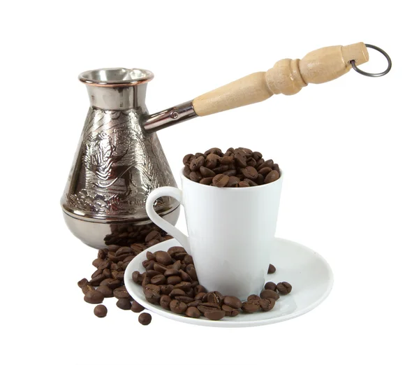 Turk e xícara de café em um fundo branco — Fotografia de Stock