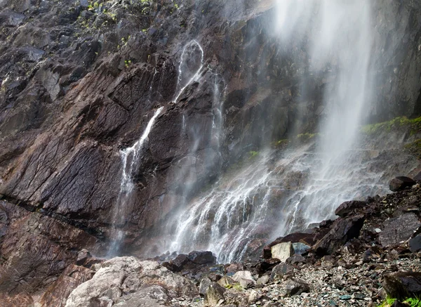 Cachoeira desfiladeiro Belagorka. Quirguizistão . — Fotografia de Stock