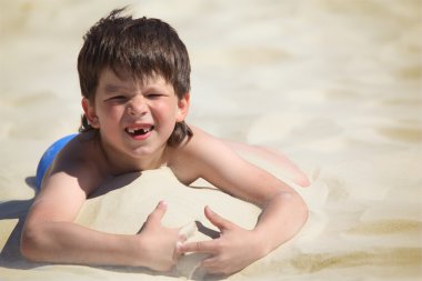 erkek evlat olmazsa foreteeth kum üzerinde yer alır.