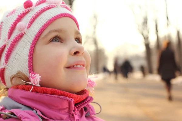 Bambina all'aperto — Foto Stock