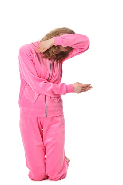 Menina em roupas rosa representa a letra f — Fotografia de Stock