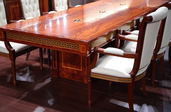 Luxury old-fashioned table — Stock Photo, Image