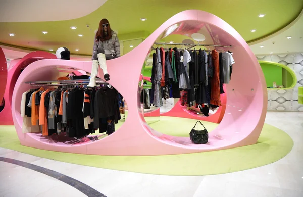 Modern kadın Giysi Dükkanı — Stok fotoğraf